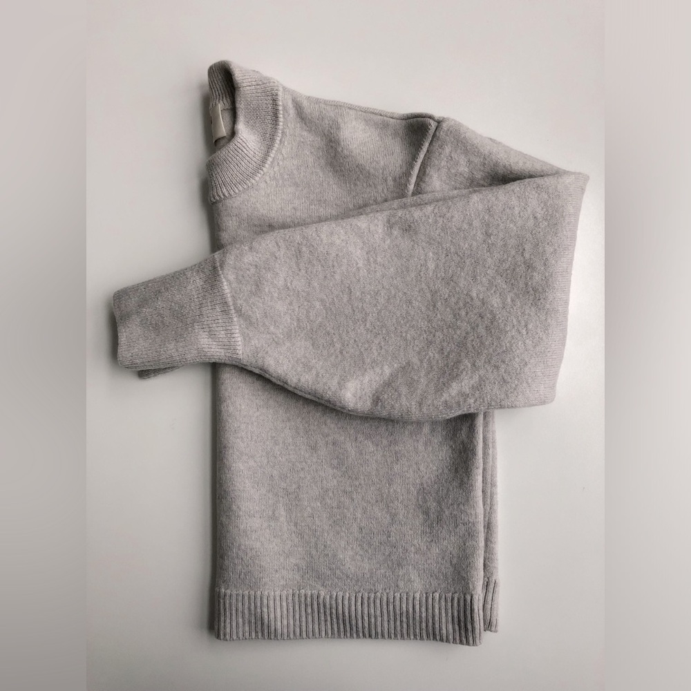 Aritzia 100% merino wool sweater